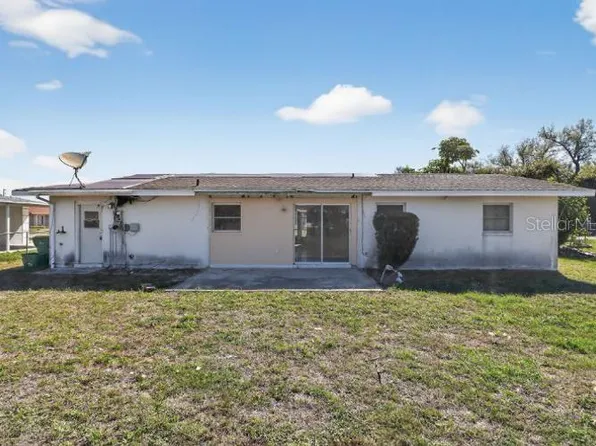 462 Ridgewood St NW, Pt Charlotte, FL 33952