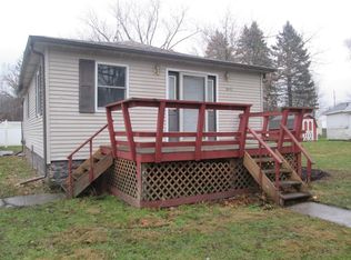 8441 E Avalon Dr, New Carlisle, IN 46552