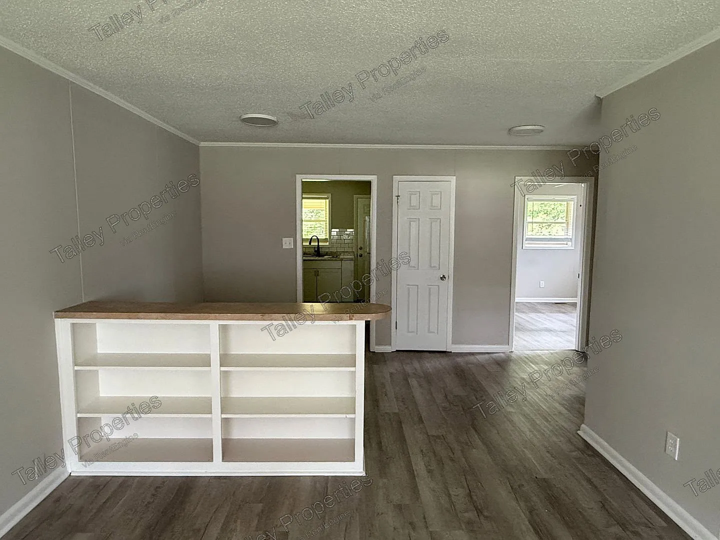 2 bed, 1.0 bath, $1,249 — Photo 2
