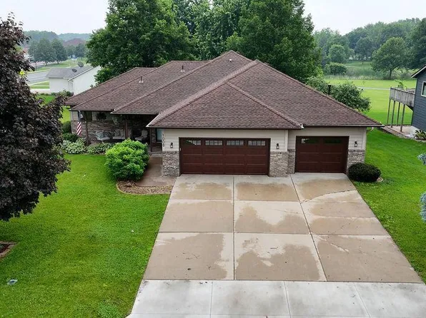 1008 3rd St NE, New Prague, MN 56071