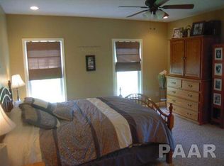 310 N Johnson St, Oneida, IL 61467