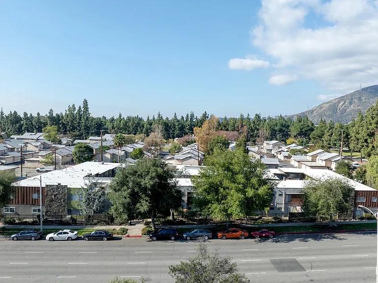 1345 N San Gabriel Ave — Photo 23