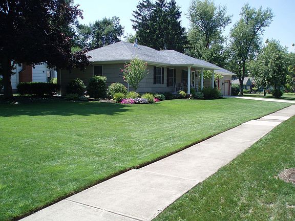 2nd image of 196 Fairlawn Dr