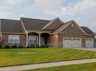 7877 Presque Isle Dr, Kalamazoo, MI 49009