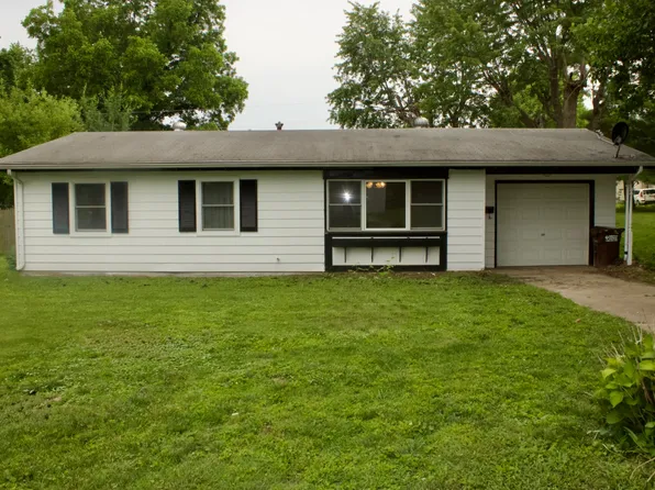 202 Beau Maye Ave, Elsberry, MO 63343