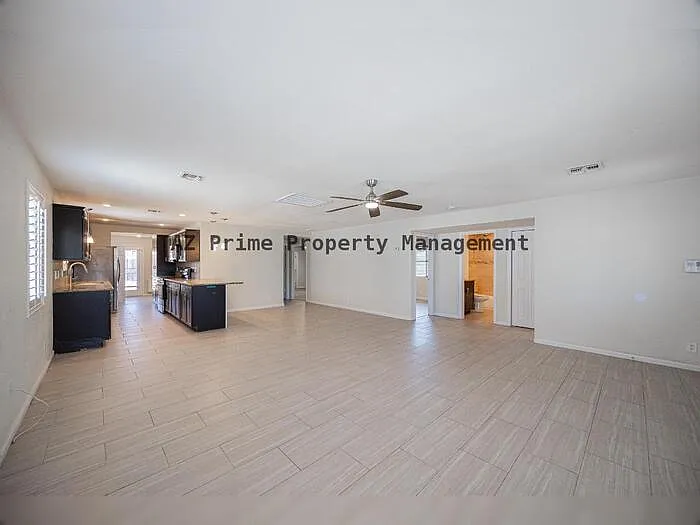 1332 E Whitton Ave — Photo 4
