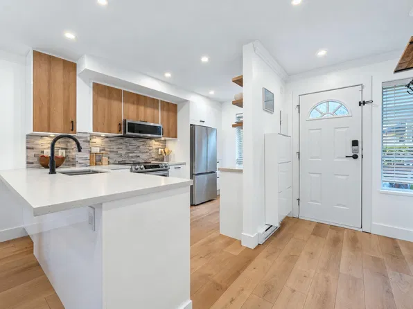 4311 Sophia St #29, Vancouver, BC V5V 3V6