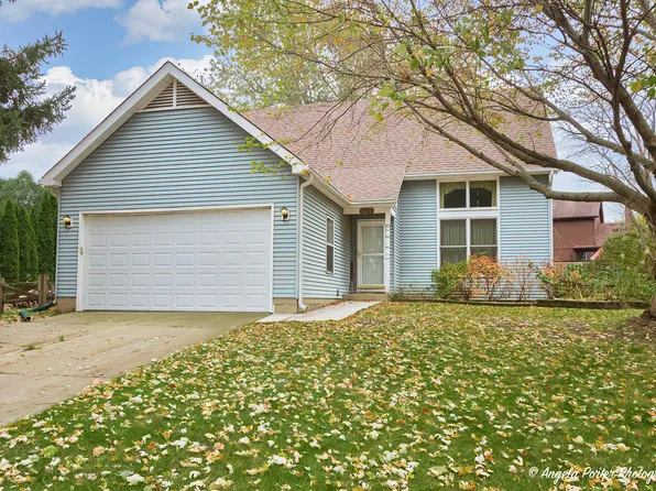 5403 W Chasefield Cir, McHenry, IL 60050