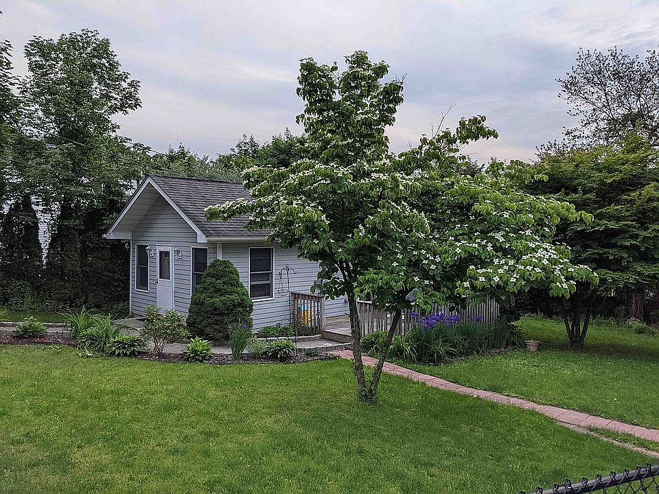 1st image of 5 Forest Ln