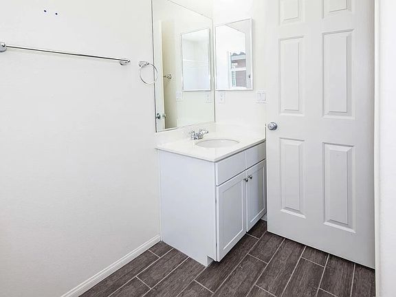 3rd image of 8627 Blue Ocean St