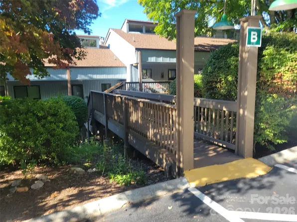 87 Willow Rd APT B5, Waynesville, NC 28786