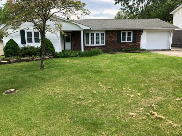 1007 McHaney St, Harrisburg, IL 62946