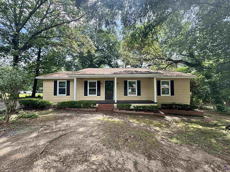 92 W Valley Dr — Photo 1