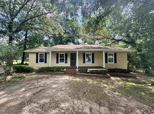 92 W Valley Dr, Fort Valley, GA 31030