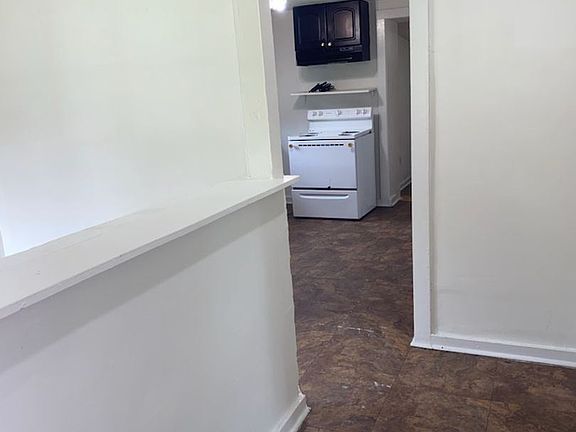 3rd image of 4610 Lake Dreamland Dr