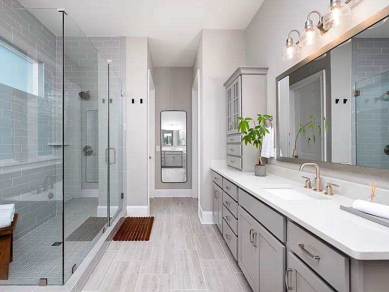 Master bath with large shower and separate sinks - Private toilet room