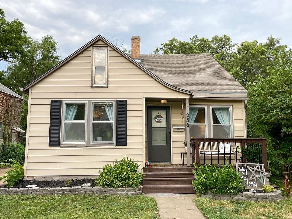 1st image of 256 S 11th St