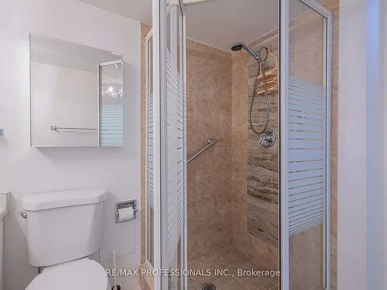 284 Mill Rd #B1 — Photo 18