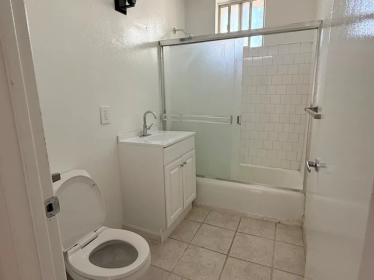 Master Bathroom.