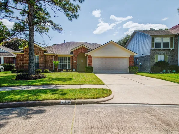7314 Tara Dr, Richmond, TX 77469