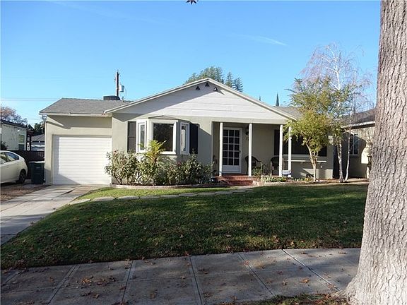 2nd image of 725 N Griffith Park Dr