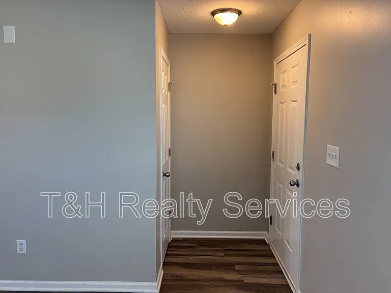 7952 Amadeus Dr — Photo 4