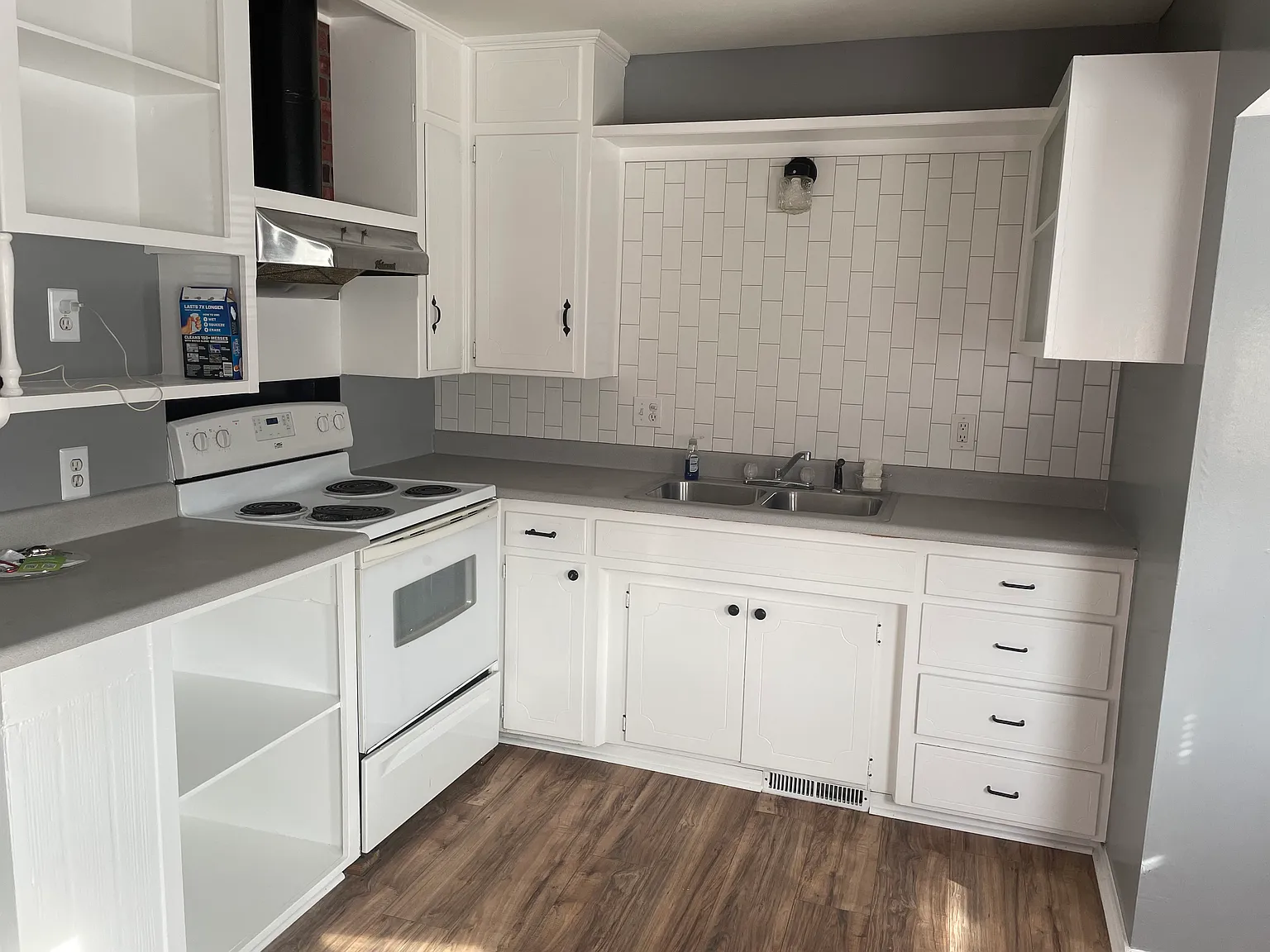 2 bed, 1.5 bath, 714 sqft, $1,100 — Photo 3