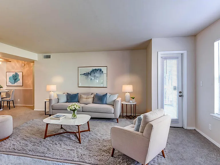 Greenbriar Apartments — Photo 8