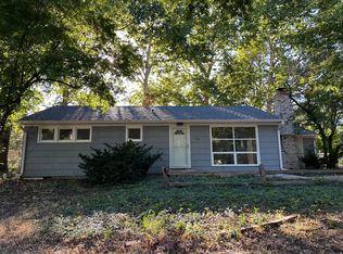 1137 Meadowbrook Ln, Manhattan, KS 66503