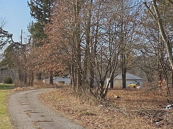 3rd image of 39431 Butternut Ridge Rd