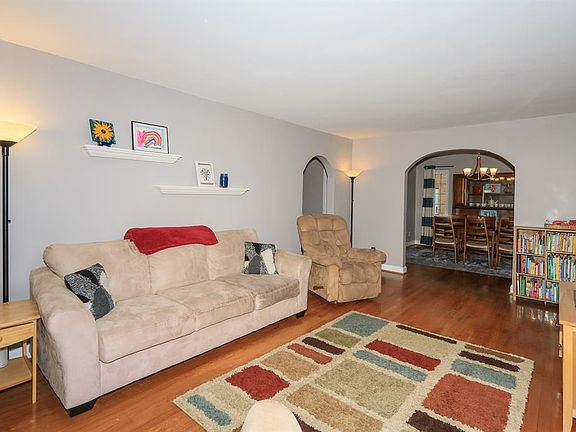 5th image of 1637 Brandon Ave