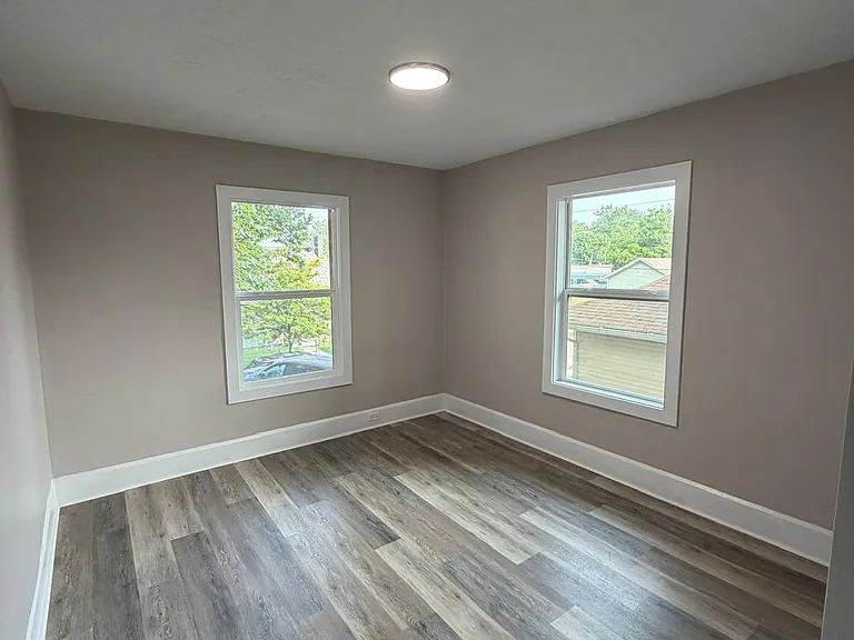 2429 Adams St — Photo 13
