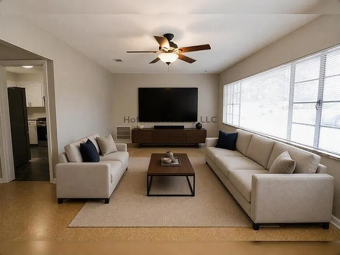 3 bed, 2.0 bath, 1573 sqft, $2,500 — Photo 2
