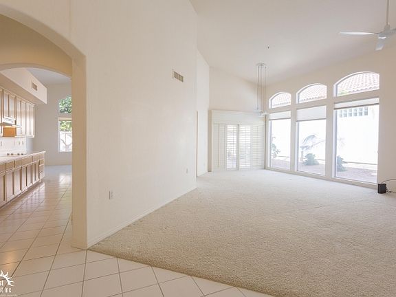 5th image of 11818 E Del Timbre Dr
