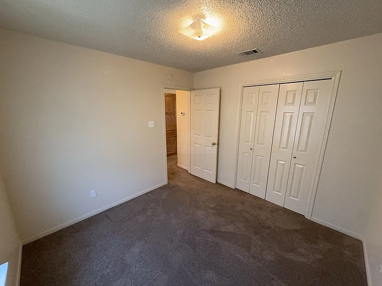 4004 Riverrock Dr — Photo 10