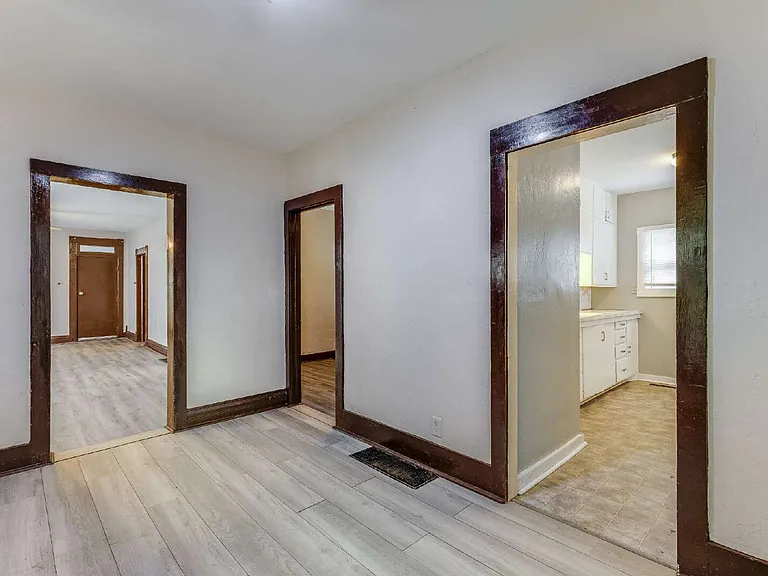 514 S Fern Ave — Photo 8