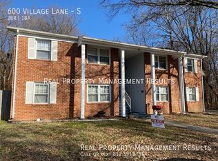 600 Village Ln #S, Newburgh, IN 47630