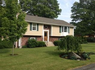 100 Bradbury St, Fall River, MA 02721