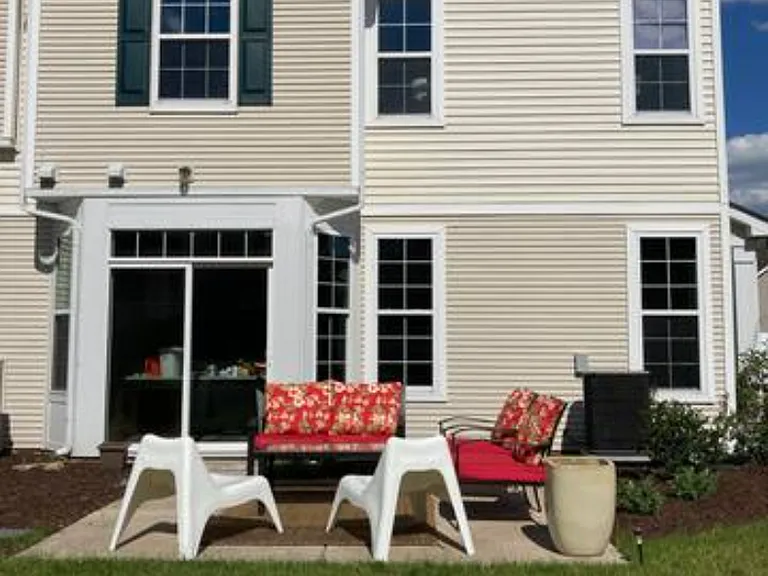 4565 Camden Ln — Photo 2