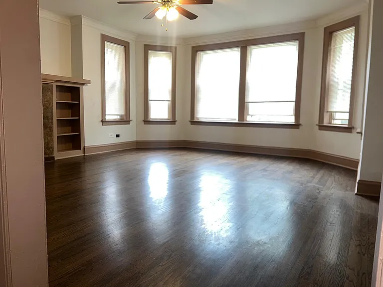 8253 S Maryland Ave #1 — Photo 2