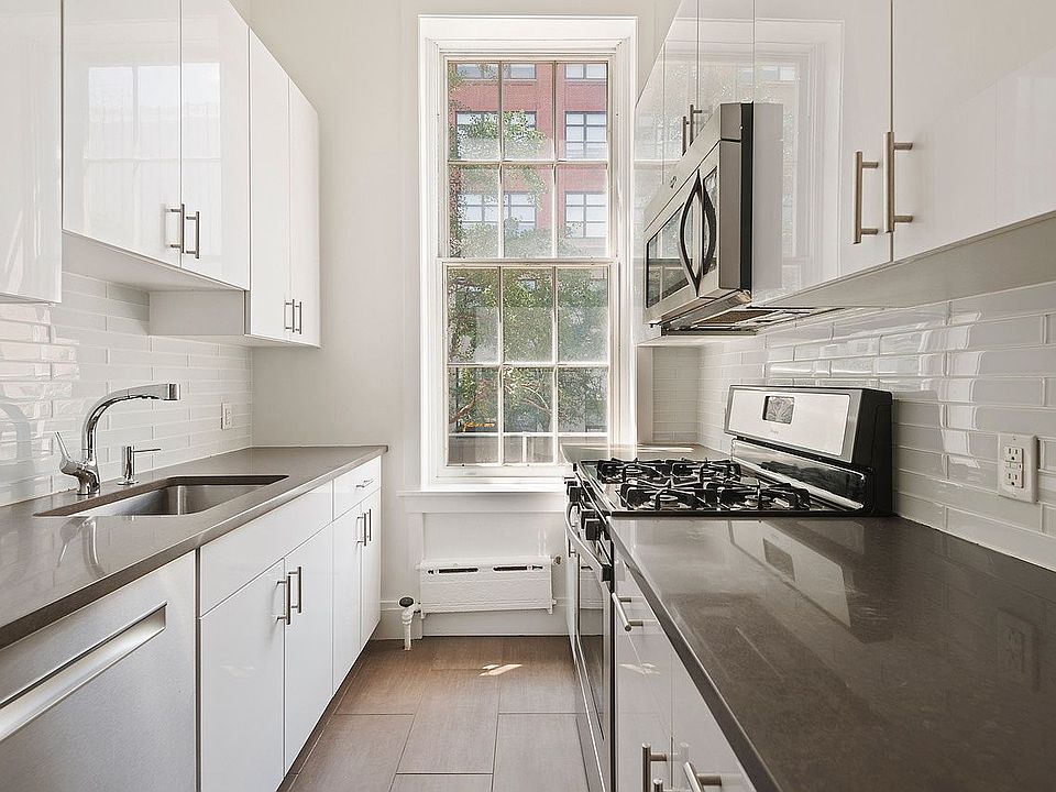 1st image of 434 Hudson St APT 2