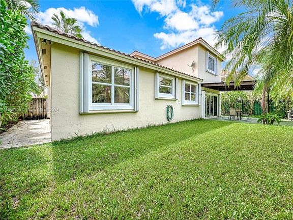 4th image of 6821 NW 112th Ave