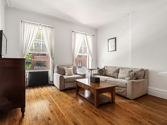3rd image of 129 W 12th St APT 3