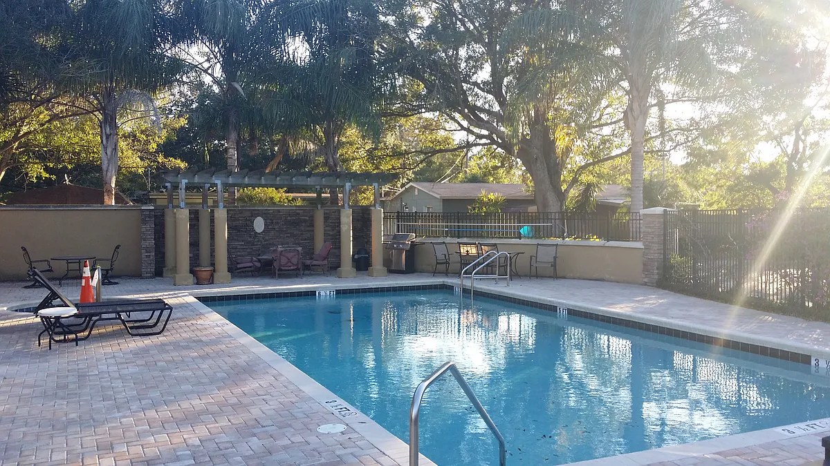 Building Photo - 10160 Sailwinds Blvd S #206