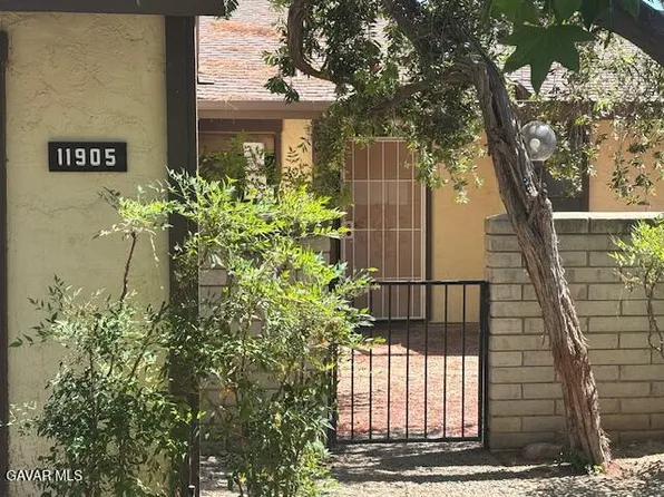 11905 Borg Ct, Bakersfield, CA 93306