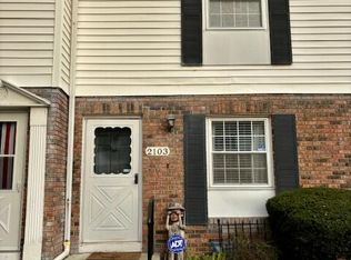 2103 Sprucefield Rd, Columbus, OH 43229