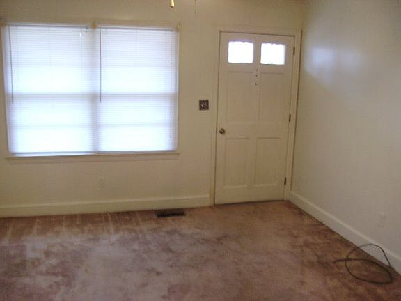 3rd image of 1428 W Chaloner Dr