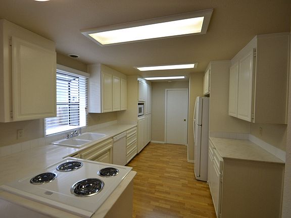2nd image of 13402 87th Avenue Ct E