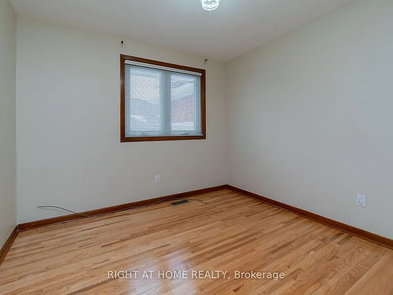 55 Limevale Cres — Photo 8