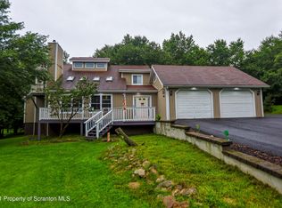 285 Skyline Dr, Blakeslee, PA 18610